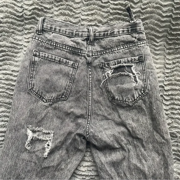 Distressed Jeans - Picture 3 of 5